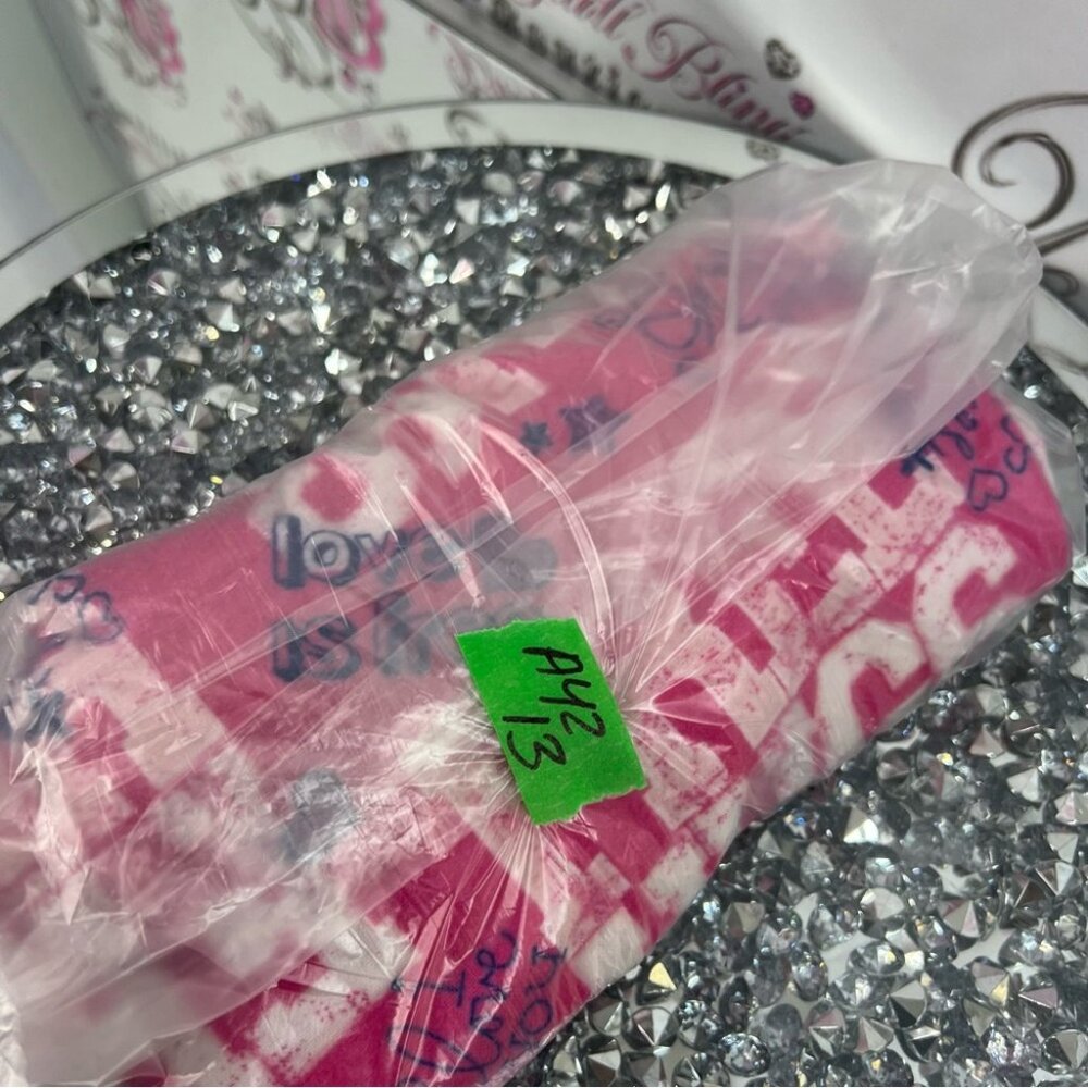 725 originals plus shorts free hugs love hearts Pink Graphic Women's Shorts - Picture 10 of 10